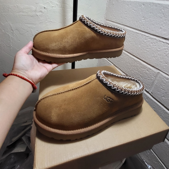 *** SOLD *** UGG Tasman Slipper 'Chestnut' 5955-CHE - Picture 5 of 16
